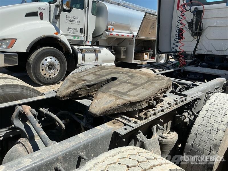 International RH613 6x4 T/A Day Cab Truck Tractor Тягачі