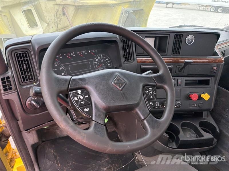 International RH613 6x4 T/A Day Cab Truck Tractor Τράκτορες
