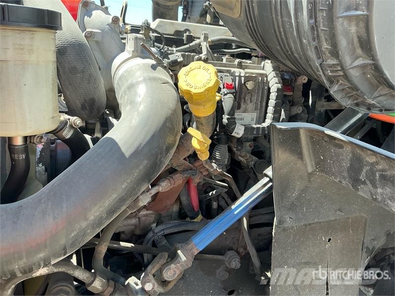 International RH613 6x4 T/A Day Cab Truck Tractor Тягачі