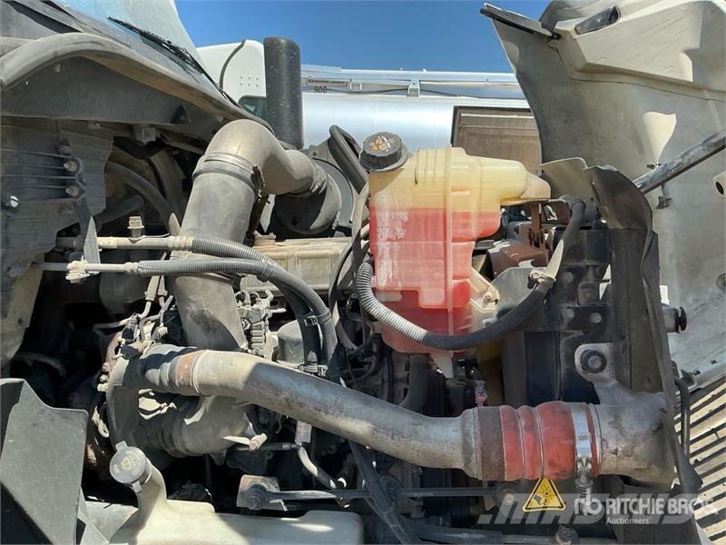 International RH613 6x4 T/A Day Cab Truck Tractor Тягачі