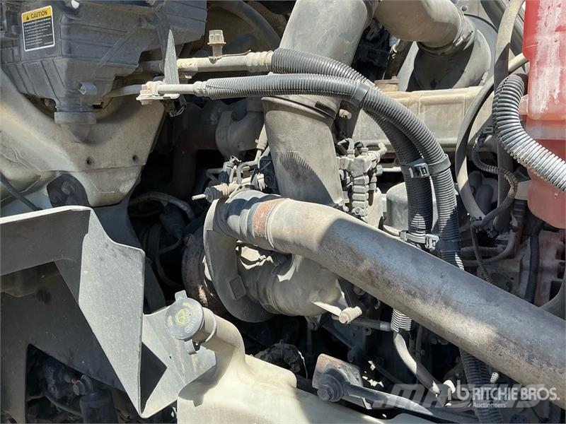 International RH613 6x4 T/A Day Cab Truck Tractor Тягачі