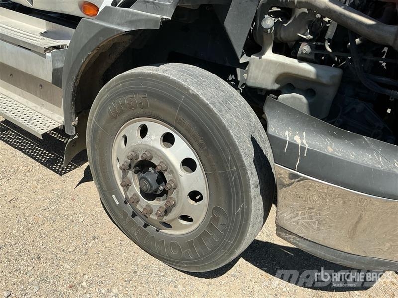 International RH613 6x4 T/A Day Cab Truck Tractor Тягачі