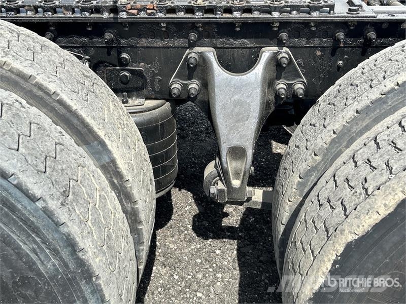 International RH613 6x4 T/A Day Cab Truck Tractor Ťahače
