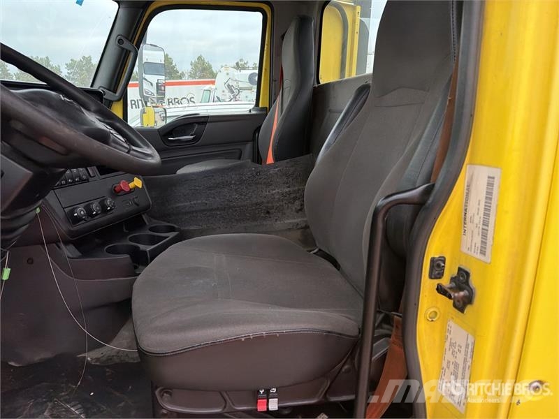 International RH613 6x4 T/A Day Cab Truck Tractor Τράκτορες