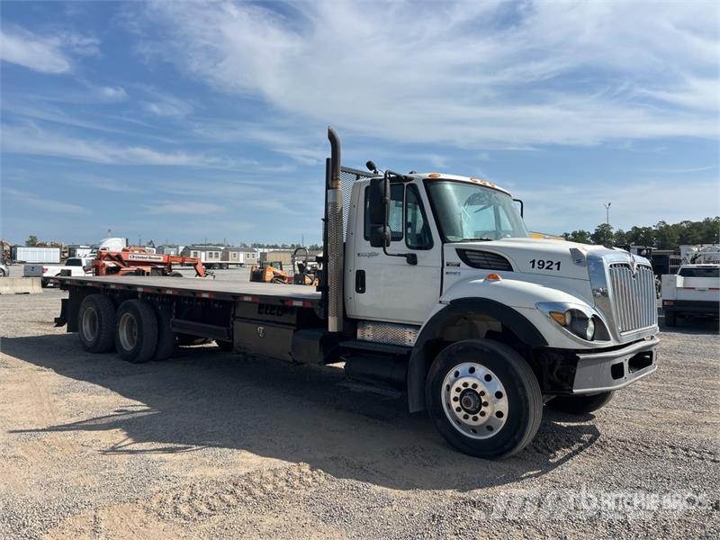 International SF637 6x4 Flatbed Truck Platformas/izkraušana no sāniem
