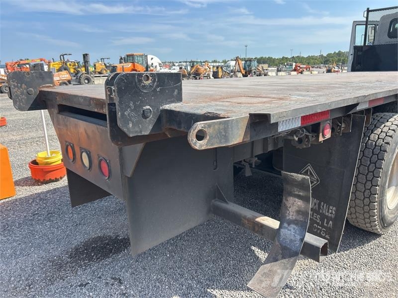 International SF637 6x4 Flatbed Truck Platformas/izkraušana no sāniem