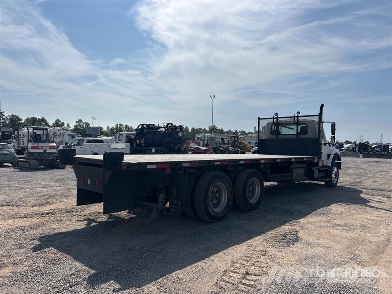 International SF637 6x4 Flatbed Truck Platformas/izkraušana no sāniem