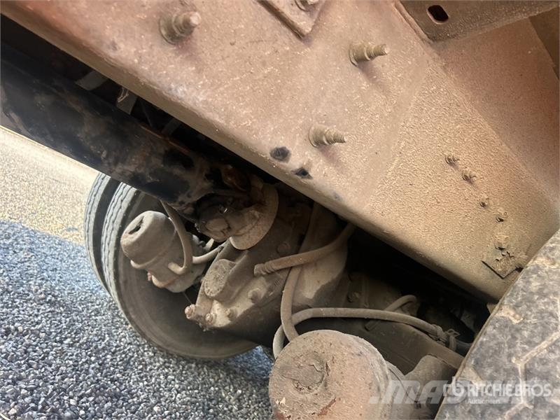 International WorkStar 7400 폐기물 수거 트럭