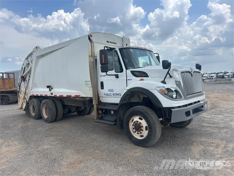 International WorkStar 7400 폐기물 수거 트럭