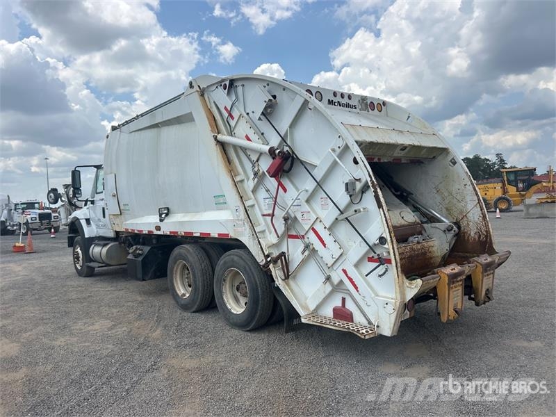 International WorkStar 7400 폐기물 수거 트럭