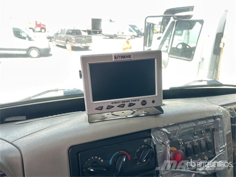International WorkStar 7400 폐기물 수거 트럭