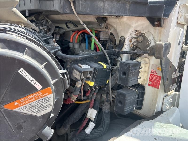International WorkStar 7500 폐기물 수거 트럭