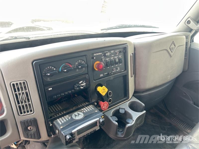 International WorkStar 7500 폐기물 수거 트럭