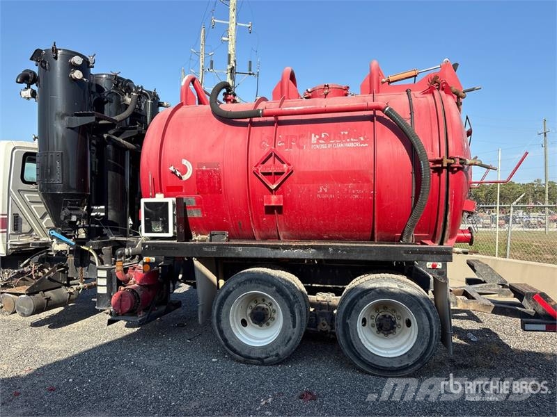 International WorkStar 7600 Saug- und Druckwagen