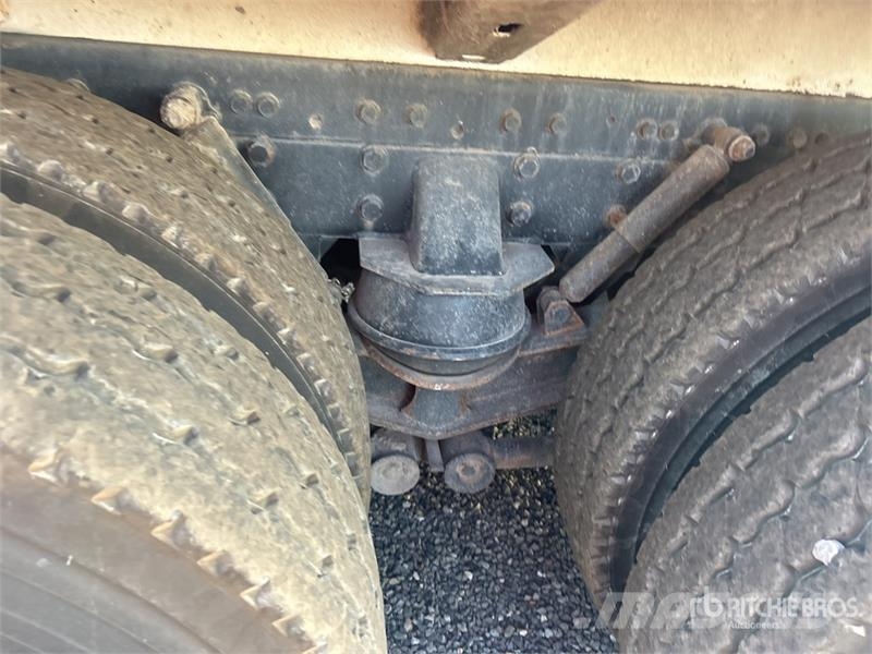 International WorkStar 7500 폐기물 수거 트럭