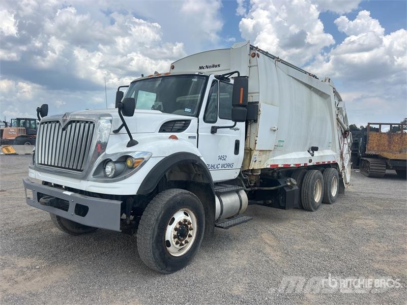 International WorkStar 7400 폐기물 수거 트럭