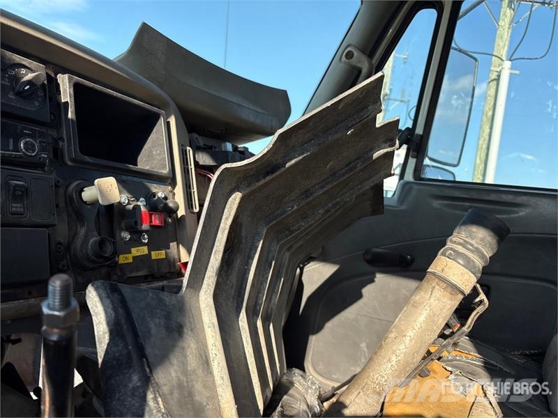 International WorkStar 7600 Saug- und Druckwagen