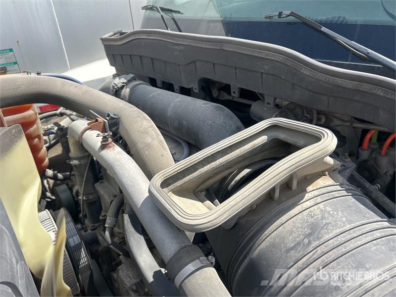 International WorkStar 7500 폐기물 수거 트럭