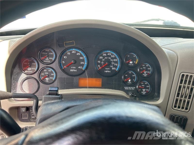 International WorkStar 7400 폐기물 수거 트럭