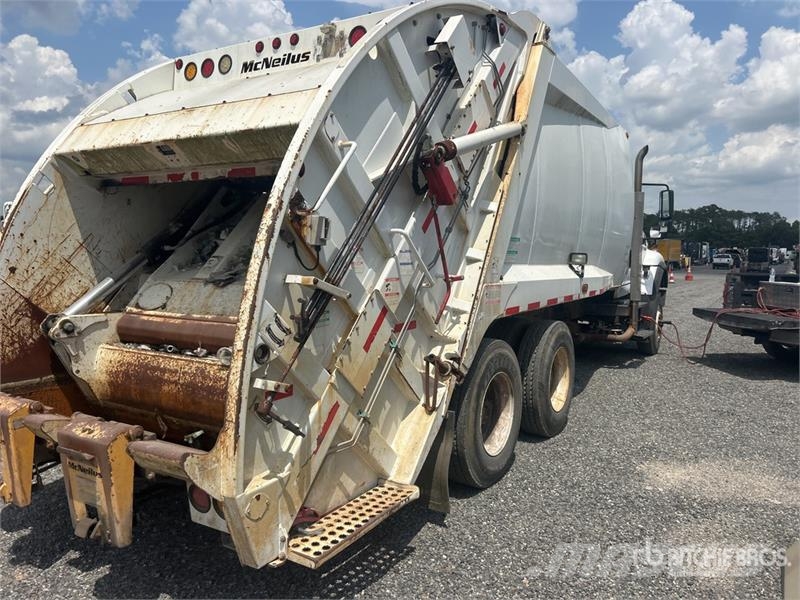 International WorkStar 7400 폐기물 수거 트럭
