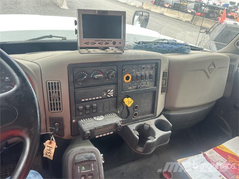 International WorkStar 7400 폐기물 수거 트럭