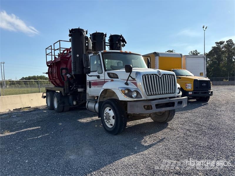 International WorkStar 7600 Saug- und Druckwagen