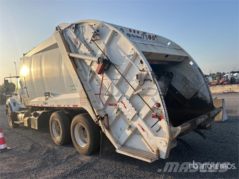 International WorkStar 7500 폐기물 수거 트럭