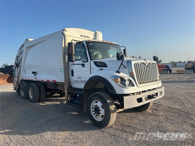 International WorkStar 7400 폐기물 수거 트럭