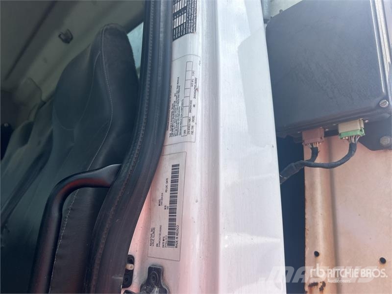 International WorkStar 7400 폐기물 수거 트럭