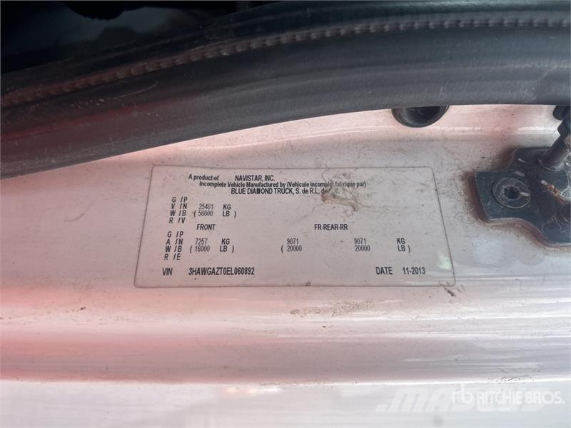 International WorkStar 7400 폐기물 수거 트럭