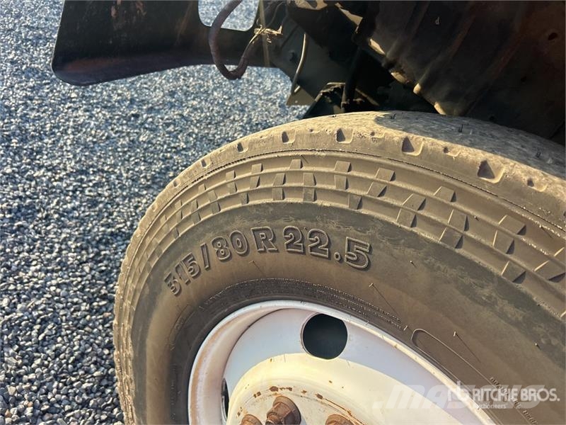 International WorkStar 7500 폐기물 수거 트럭