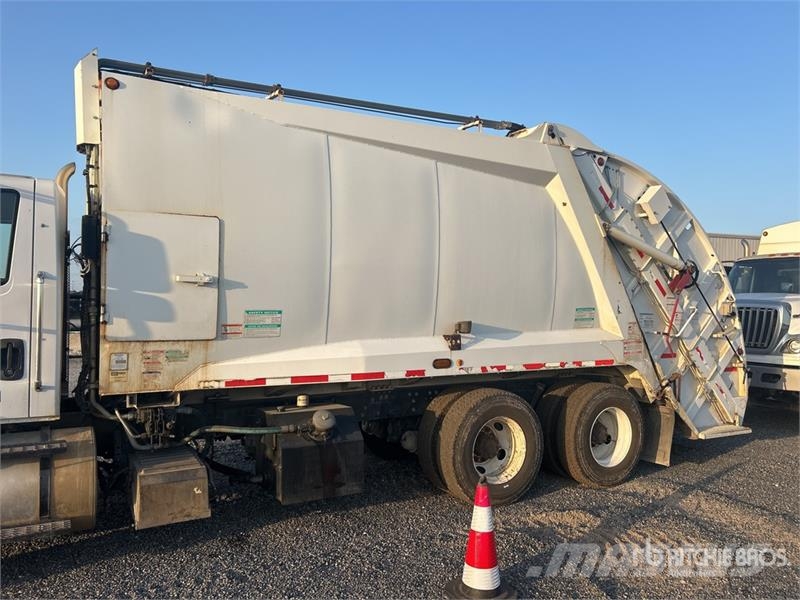 International WorkStar 7500 폐기물 수거 트럭