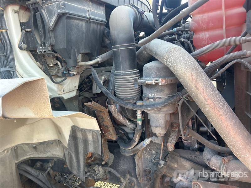 International WorkStar 7400 폐기물 수거 트럭
