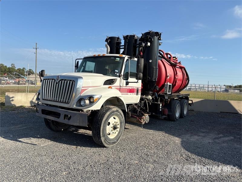International WorkStar 7600 Saug- und Druckwagen