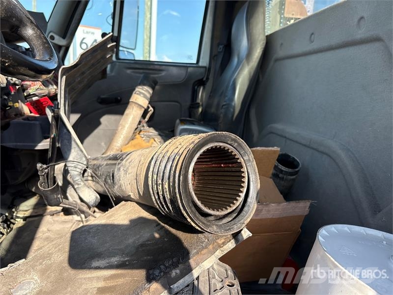 International WorkStar 7600 Saug- und Druckwagen