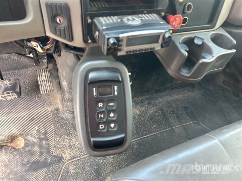 International WorkStar 7500 폐기물 수거 트럭