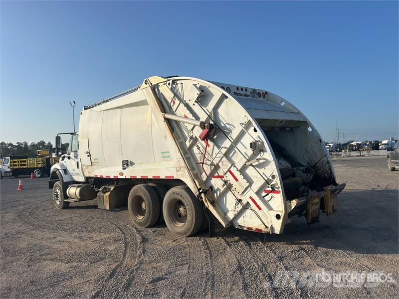 International WorkStar 7400 폐기물 수거 트럭