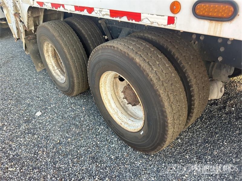 International WorkStar 7500 폐기물 수거 트럭