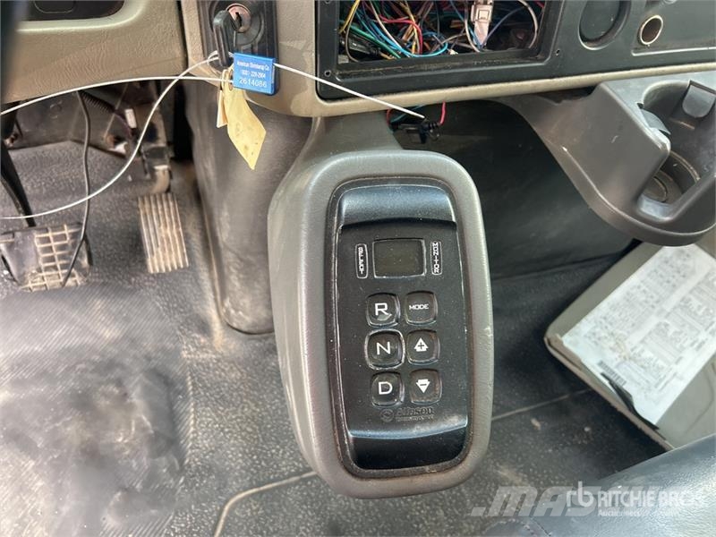 International WorkStar 7400 폐기물 수거 트럭