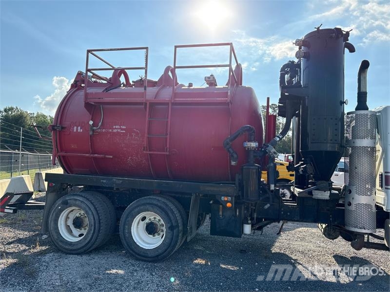 International WorkStar 7600 Saug- und Druckwagen