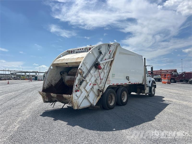 International WorkStar 7500 폐기물 수거 트럭