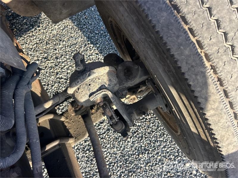 International WorkStar 7400 폐기물 수거 트럭