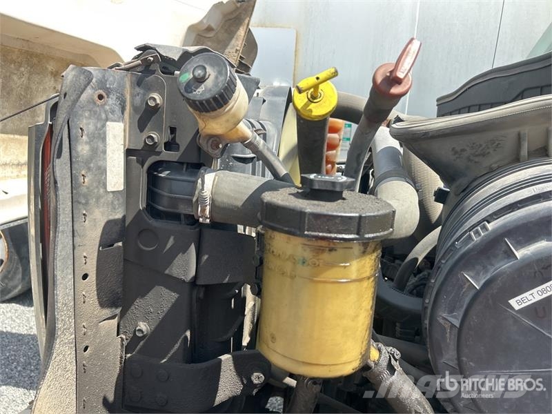 International WorkStar 7500 폐기물 수거 트럭