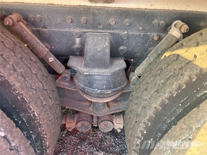 International WorkStar 7500 폐기물 수거 트럭