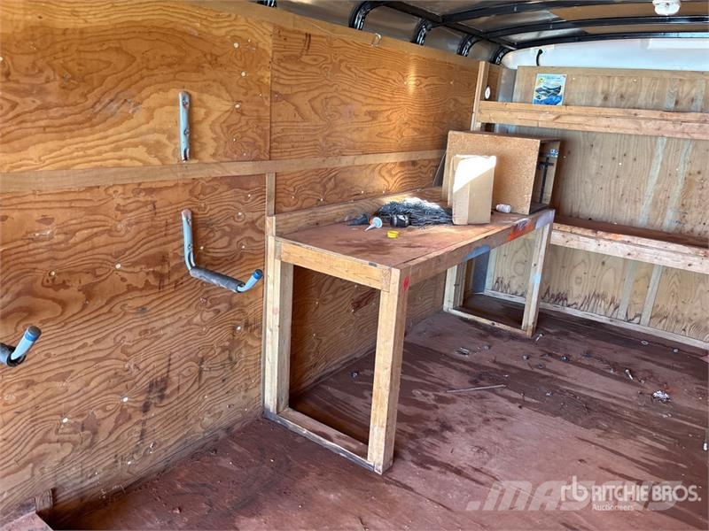 Interstate 24 ft T/A Enclosed Trailer مقطورات ذات هيكل صندوقي