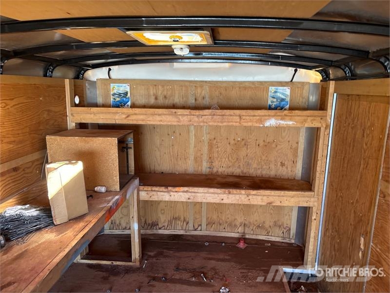Interstate 24 ft T/A Enclosed Trailer مقطورات ذات هيكل صندوقي