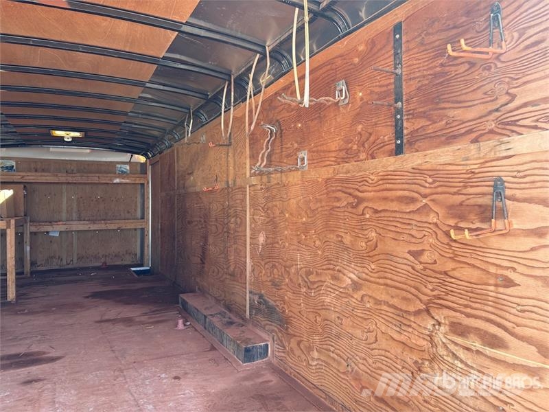 Interstate 24 ft T/A Enclosed Trailer مقطورات ذات هيكل صندوقي