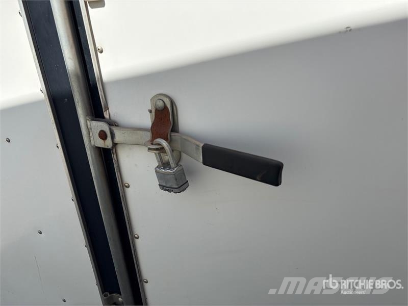 Interstate 24 ft T/A Enclosed Trailer مقطورات ذات هيكل صندوقي