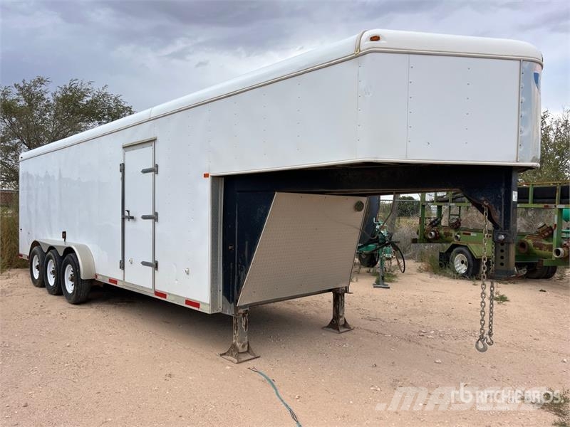 Interstate 32 ft Tri/A Gooseneck Enclosed Trailer Furgons