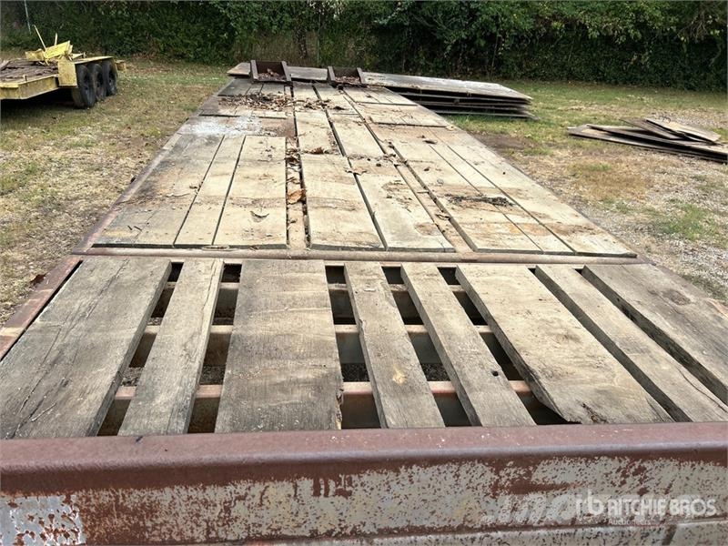 Interstate 40ARP 28 ft T/A Tilt Deck Trailer Tieflader